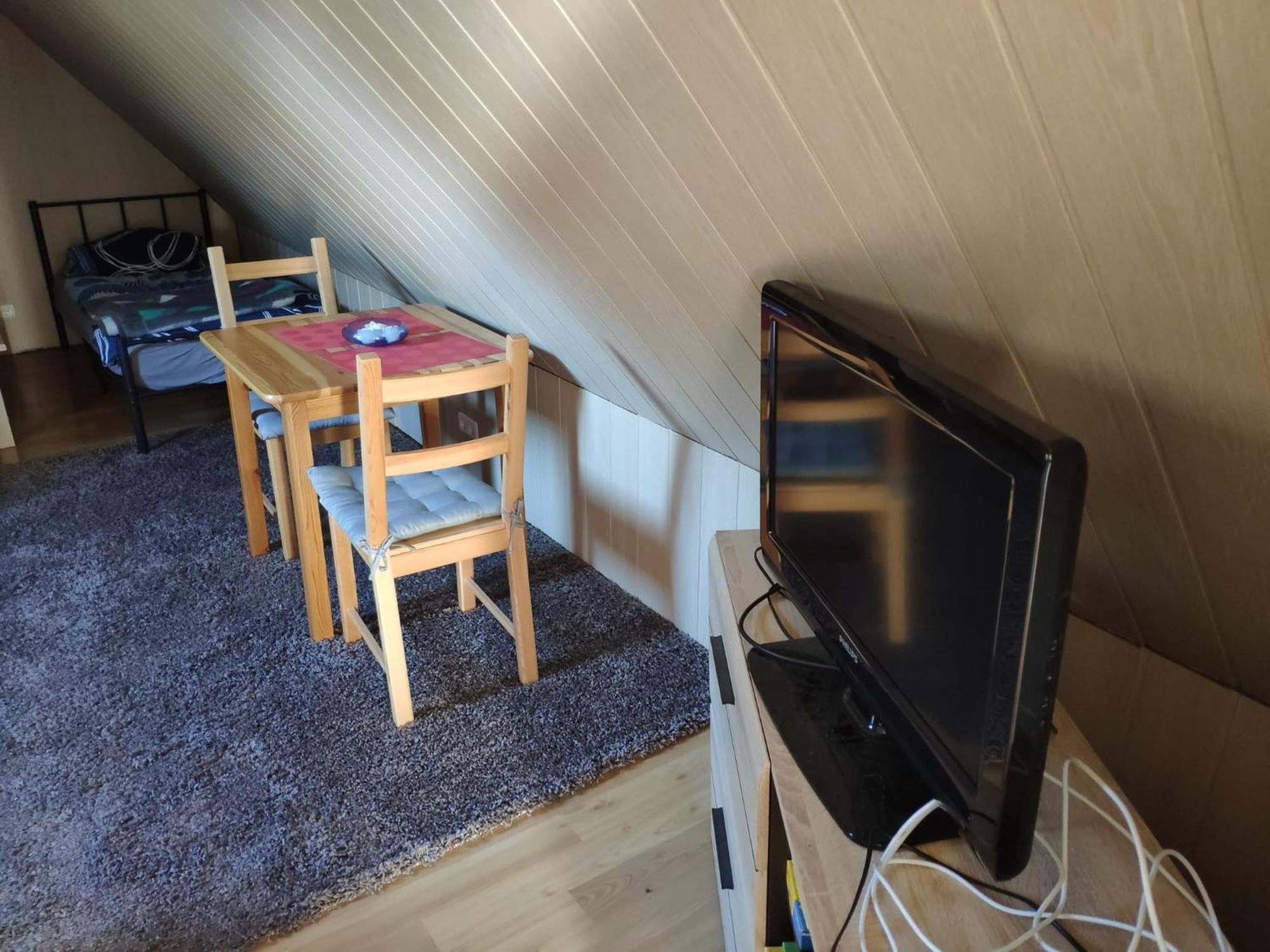 Ferienwohnung mit 123qm für 8 Personen mit sehr großem Garten, einfache Innen-Ausstattung Leipzig Exterior foto